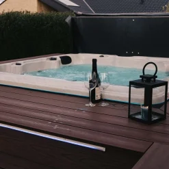 61 Quartz White 49 Jets Spabad för 6 Personer*DenForm Online