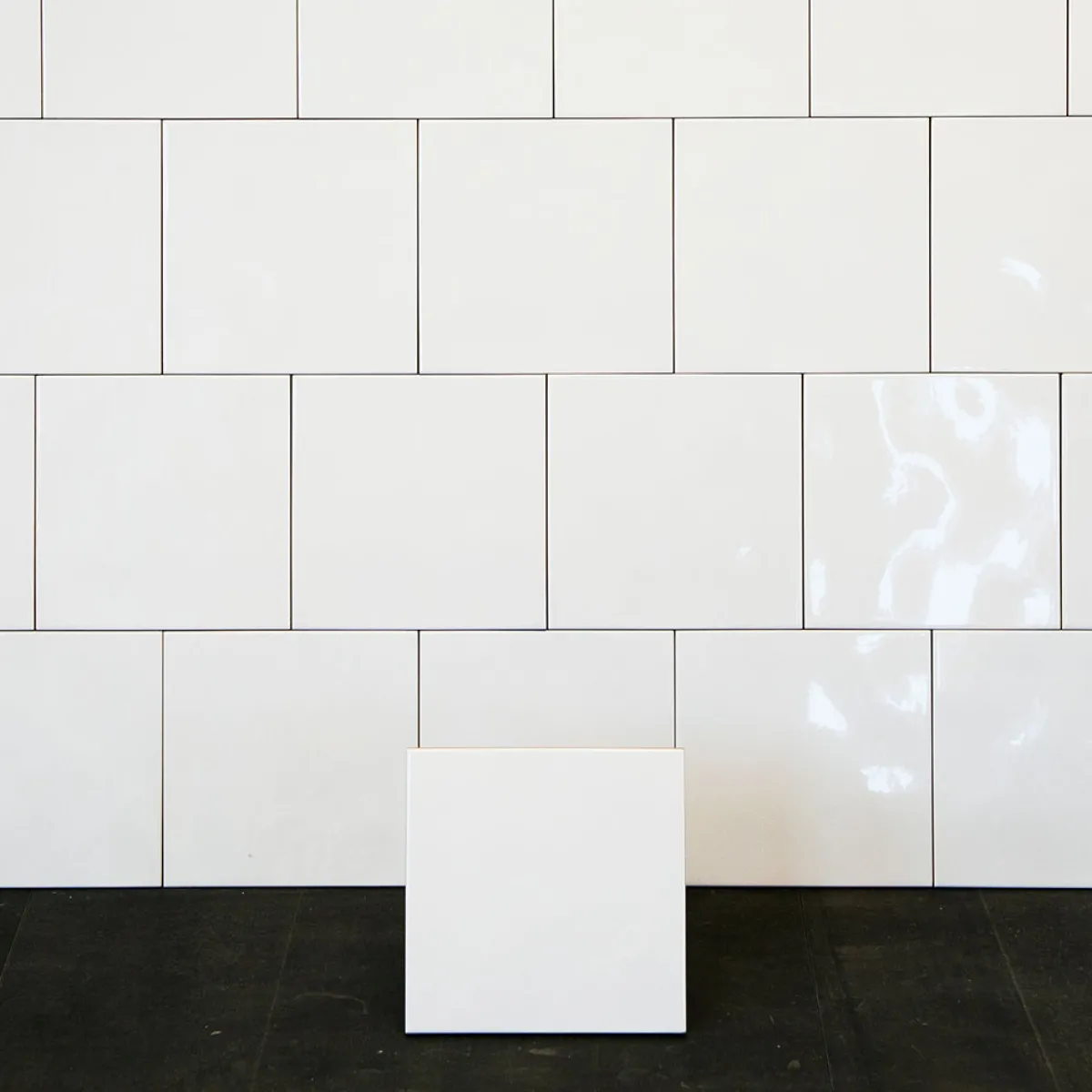 Color Vit Vågig Blank 20x20 cm*Arredo New