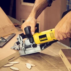 DW682K-QS 230 V*DeWalt Clearance