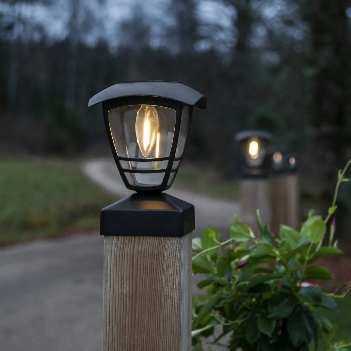 Felix Svart LED Solcellslampa med Sensor*Star Trading