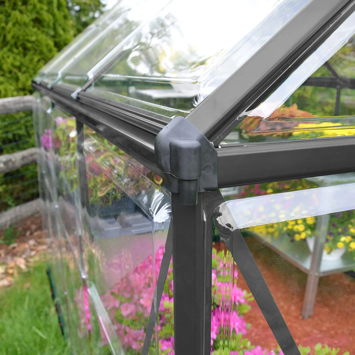 Harmony Aluminiumram med UV-Skyddad Polykarbonat & Ventilationsfönster, 2,3 m²