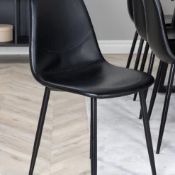 Ina med 8 Pobbie Stolar Svart*Venture Home Outlet