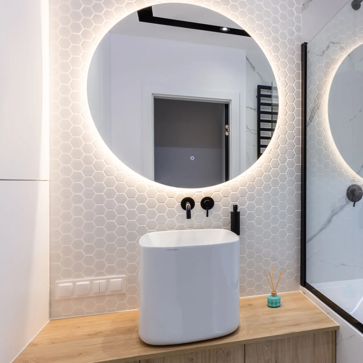 Moon Rund med LED-belysning