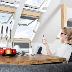 Premium Pivåhängt 2-Glas Elstyrt Aluminium*Fakro Sale