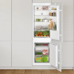 Serie 2 KIV86NSE0 Integrerad med Automatisk Avfrostning och LED-belysning*Bosch Clearance