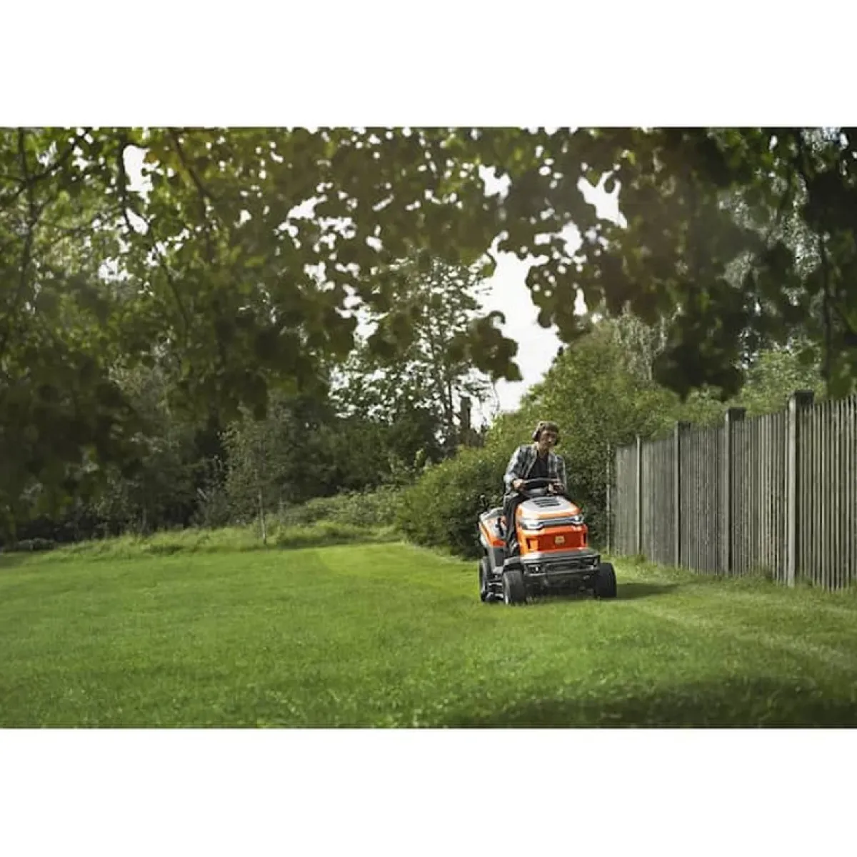 TC 220T med Uppsamlare*Husqvarna Outlet