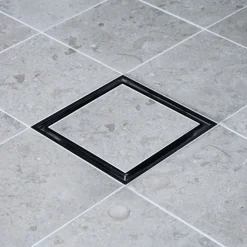 Tile in Frame 147 Svart*Tebo