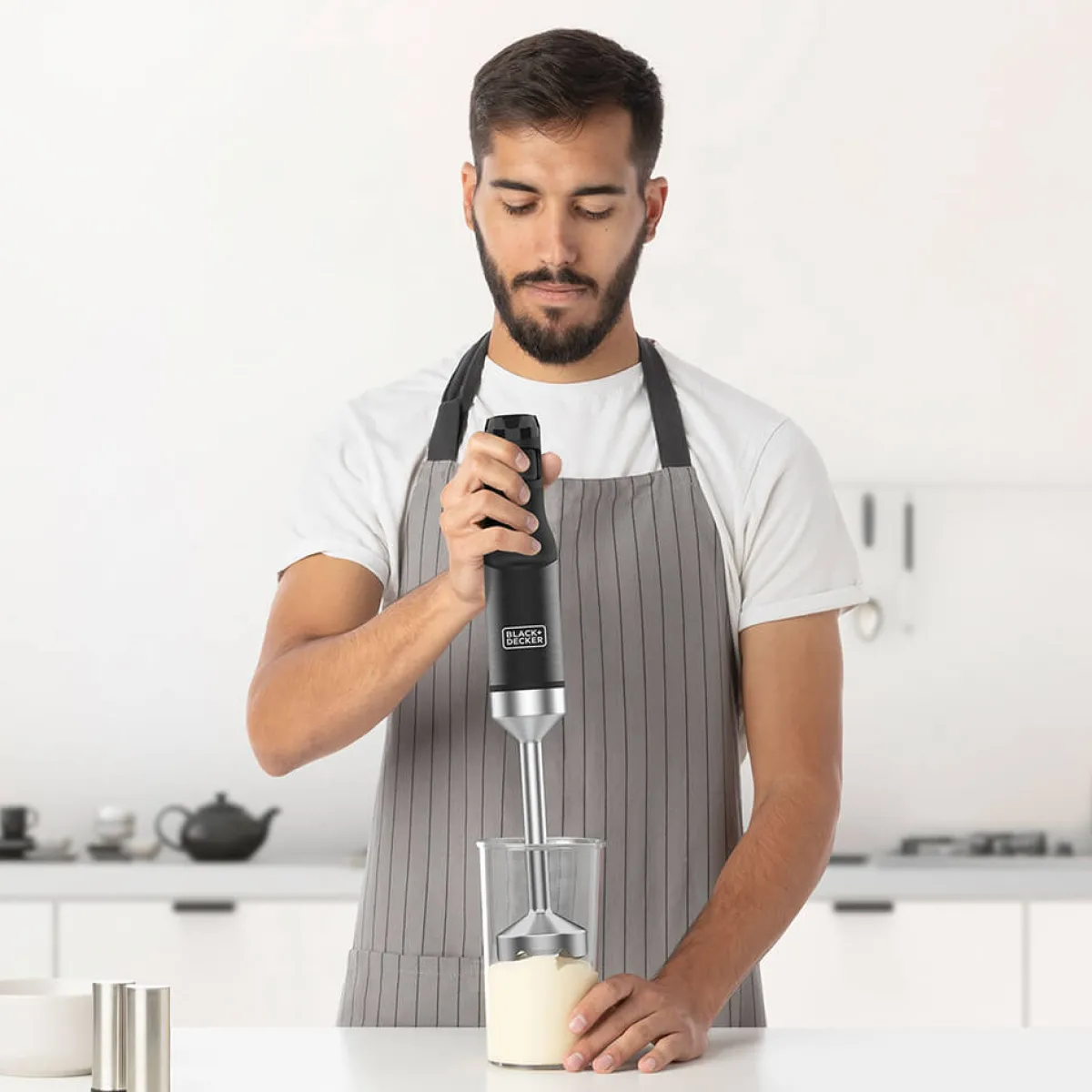 1500W Svart Med Tillbehör*Black+Decker Hot